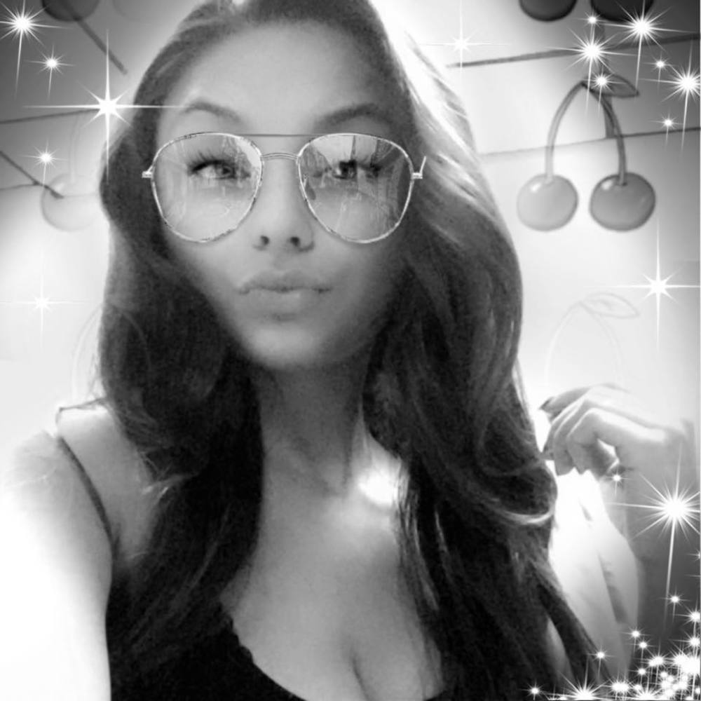 Meet your Posher, Carissa